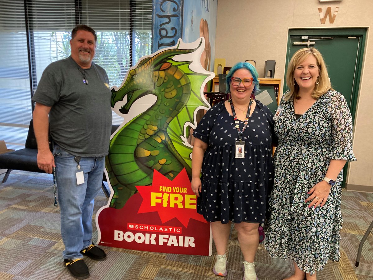 OCPSnews's tweet photo. Our media specialists are the absolute best!📚
District 6 School Board Member Karen Castor Dentel stopped by to tell Michelle Hooks (@Ridgewood_Park) and Amber Lineberry (@OGAOCPS) what an awesome job they do in the library!
#SchoolLibraryMediaMonth #ocps #thankyou https://t.co/2mBY3VFLFg