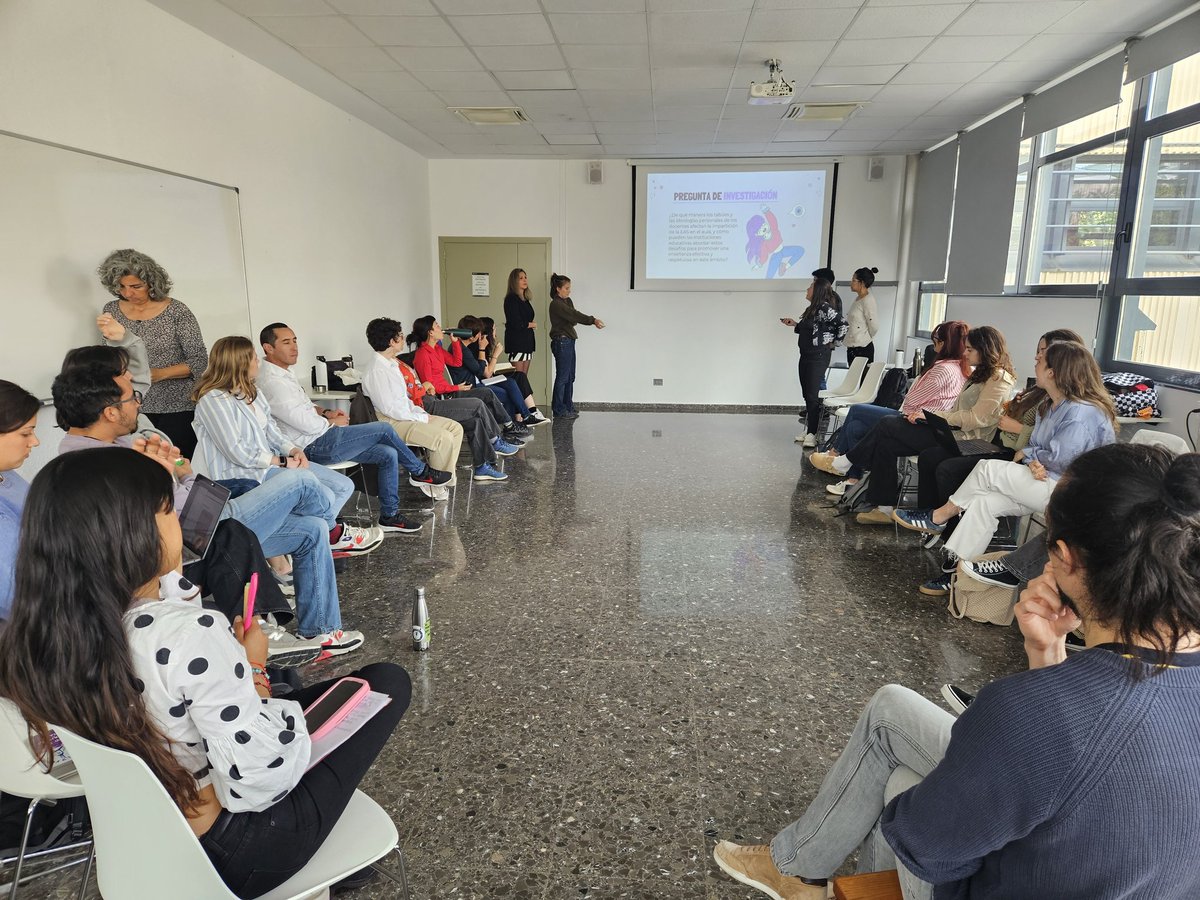 SandraBoni4's tweet photo. Hoy en el #mastercooperacion de la @UPV se presentan la investigación realizada por las estudiantes sobre factores limitantes y potenciadores para introducir la #educacion #afectivo #sexual en secundaria, un proyecto de @intered_CV y @ComeniusCEducat https://t.co/eE8MoEctcy