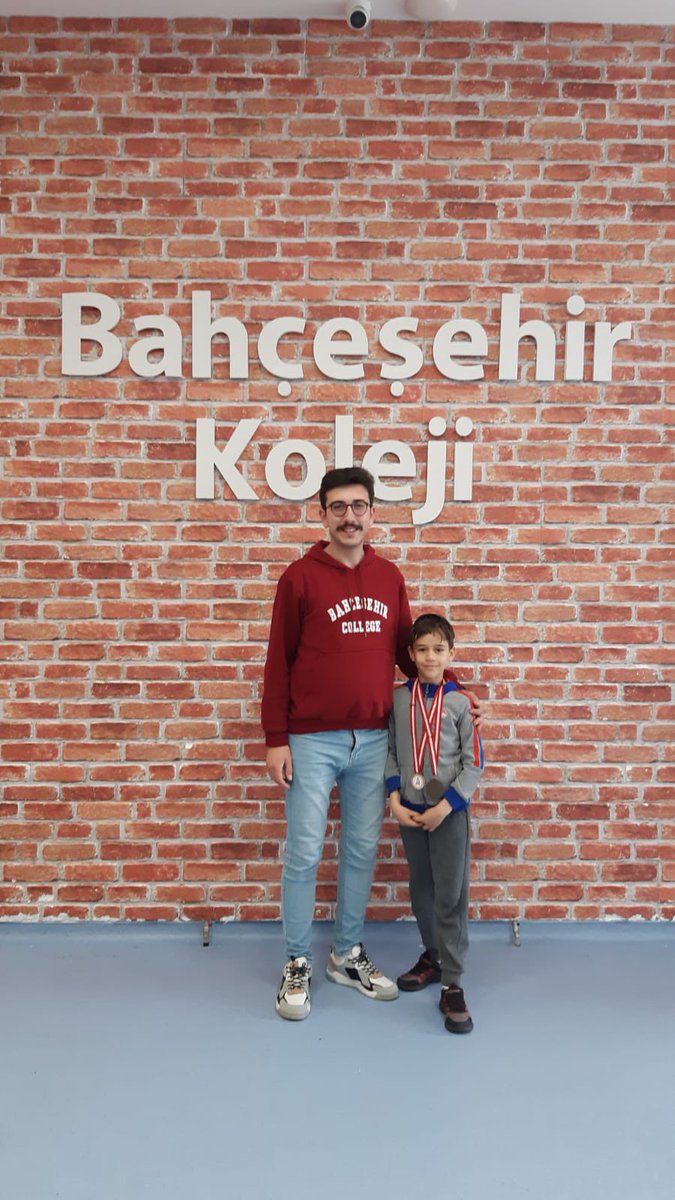İlkokul öğrencimiz Ali Kerem Vardar, Lüleburgaz Belediyesi 33.Uluslararası Çocuk Şenliği Satranç Turnuvası 8 yaş kategorisinde 3. olmuştur. Kendisini tebrik eder, başarılarının devamını dileriz.