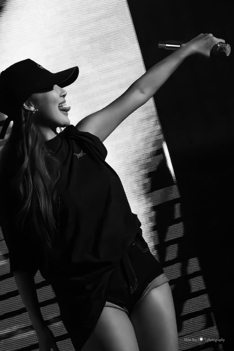 Mine_bay99's tweet photo. HWASA the 1st FANCON TOUR [Twits] in Seoul

#MAMAMOO #HWASA #마마무 #화사 https://t.co/rbDL5HSLV8