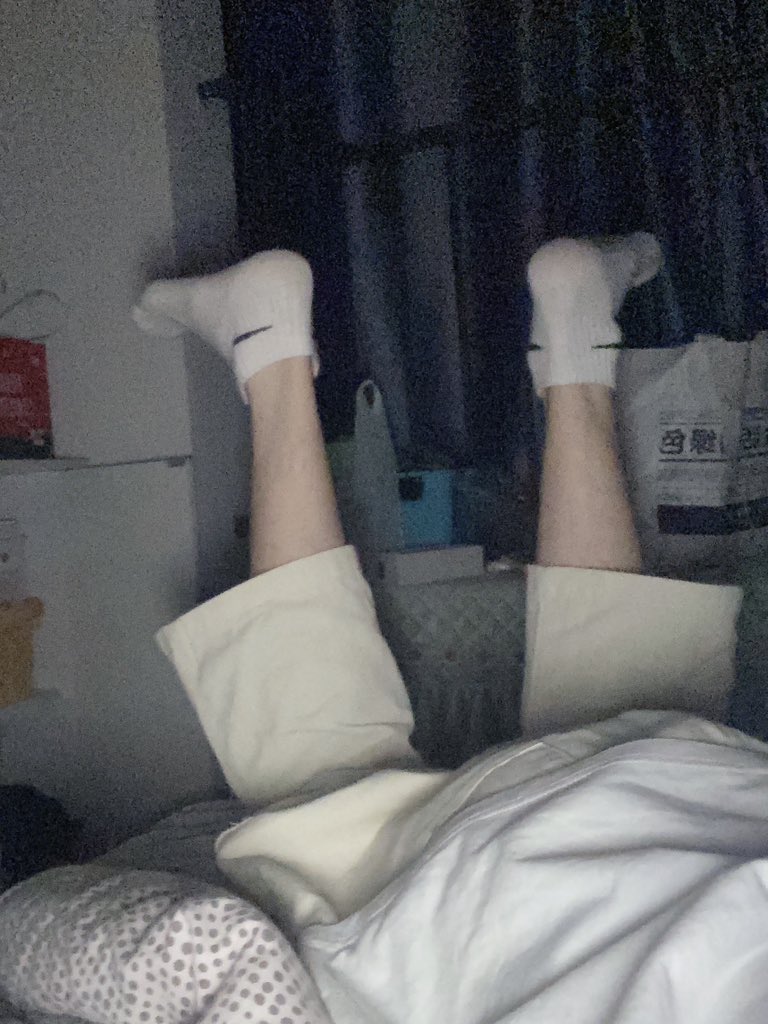 CryCr18's tweet photo. 趴着💤 https://t.co/4yFOPzoXC7