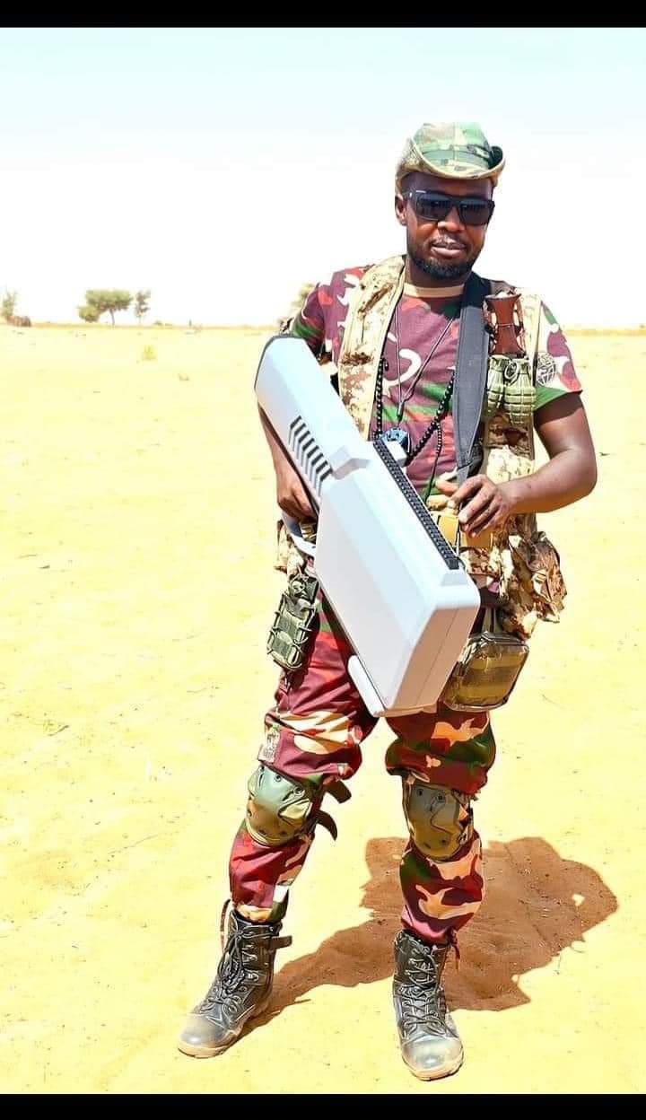 الجيش السوداني يمتلك مضادات درونات صينية نوع SkyFend Hunter C-UAS GMA4GbJXkAAgRFm?format=jpg&name=large