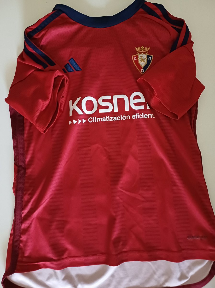 FuerzaOsasuna's tweet photo. 🔴SORTEO CAMISETA DE OSASUNA🔴

Requisitos:
-Seguir @FuerzaOsasuna2  y @FuerzaOsasuna 
-Me gusta y RT al tuit

El ganador se dará a conocer mañana https://t.co/3Ia1sLZp0I