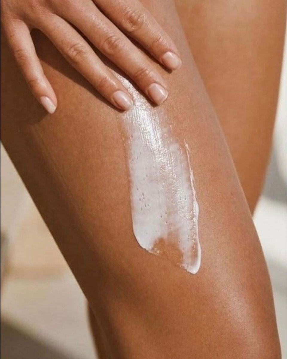 sheabutterhub's tweet image. Raw and unrefined Shea butter , naturally packed with vitamins A &amp;amp; E , our raw and unrefined Shea butter will nourish and moisturize your skin .
Suitable for all skin tones and skin type. 
1kg  5000 naira 
500g 3000 naira 
250g 2500 naira 
A bowl 11,000
#puresheabutter#sheabutter