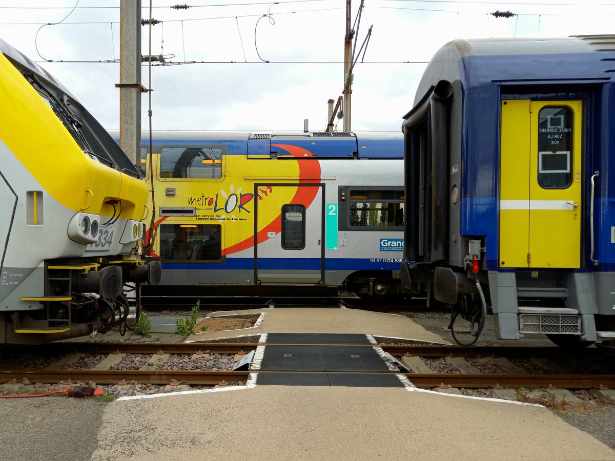 gregmulls's tweet photo. Hi X. Je travaille seul cette après-midi sur les
#TER88808 Thionville-LUX 15h36
#TER88747 LUX-METZ 16h16
En TER2N ng (3 caisses)
Puis
#TER837684 MZ-THL 17h46
#TER833346 THL-Longwy 18h41
En Z2 (2 caisses) https://t.co/8gXqLvpfdV