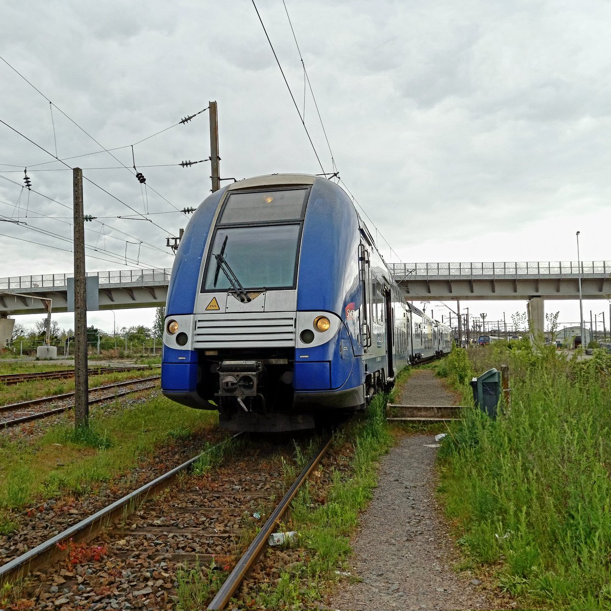 gregmulls's tweet photo. Hi X. Je travaille seul cette après-midi sur les
#TER88808 Thionville-LUX 15h36
#TER88747 LUX-METZ 16h16
En TER2N ng (3 caisses)
Puis
#TER837684 MZ-THL 17h46
#TER833346 THL-Longwy 18h41
En Z2 (2 caisses) https://t.co/8gXqLvpfdV