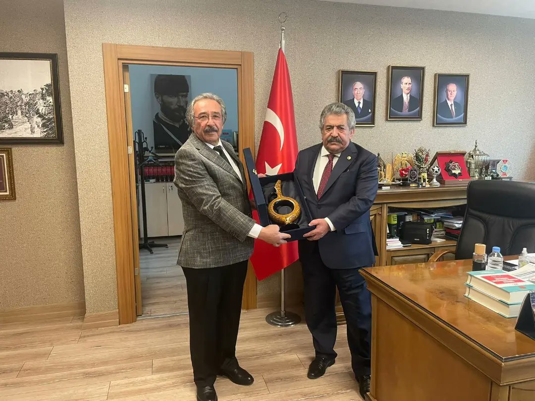 Belediye Başkanımız Sn. Mustafa Kenan Sarıtaş,yerel seçimlerin ardından MHP Genel Merkezi’ne ilk ziyaretini gerçekleştirdi. MHP Genel Başkan Yardımcısı Sn. Sadir Durmaz ve Hukuk ve Seçim İşlerinden Sorumlu Genel Başkan Yardımcısı Sn. Feti Yıldız'ı makamlarında ziyaret etti.