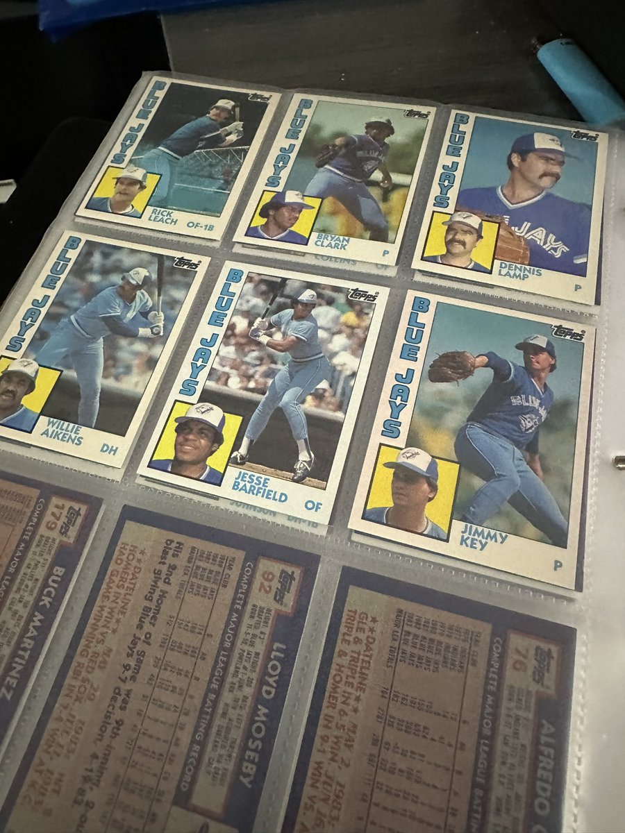 1984 @BlueJays Topps set. The basis for the 85 AL champs coming together. Bell, Barfield, Shaker Moseby, pitching depth and even Cliff Johnson. 2nd in east with 89 wins but couldn’t make up for that incredible Tigers run of 104 wins.