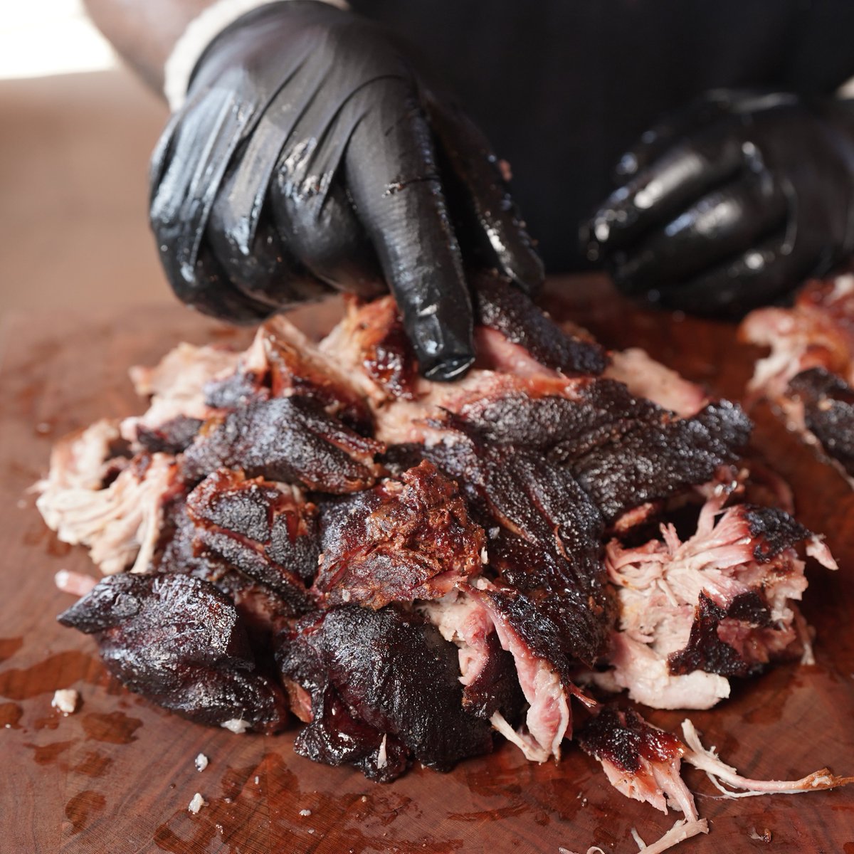 What do chihuahuas and this pulled pork have in common? A bark that won't quit 😂 #pulledpork #bbqjokes #kosmosq #itjustwins