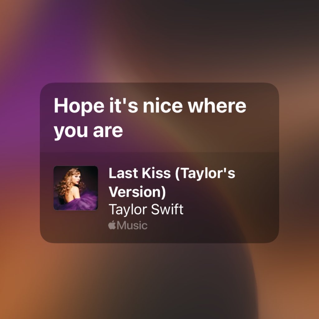redwinets's tweet image. my two personalities fighting each other