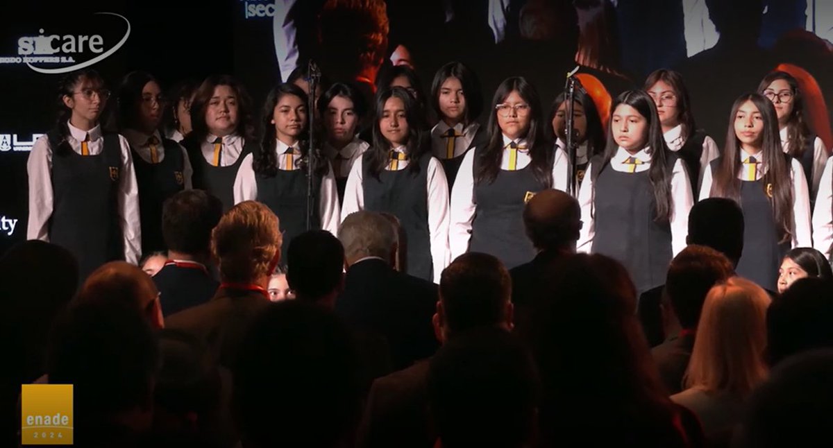 🔴 Las alumnas del Colegio Almendral de <a href="/FundNocedal/">Fundación Nocedal</a>, ubicado en La Pintana, entonan el Himno Nacional en la apertura de #ENADE2024.

Mira el streaming. ▶️ t.ly/d09gr

#ICARE