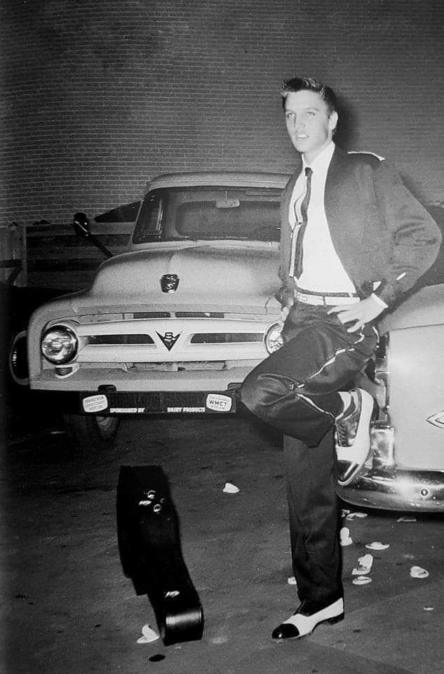 Vintage 1950's Black and Pink Rayon Slacks! #vintageclothing #vintage50sfashion #elvispresley #pistolpants #roguepants #エルヴィスプレスリー #エルヴィス #ヴィンテージ古着 #レーヨンパンツ #ピストルパンツ #ロカビリーファッション
