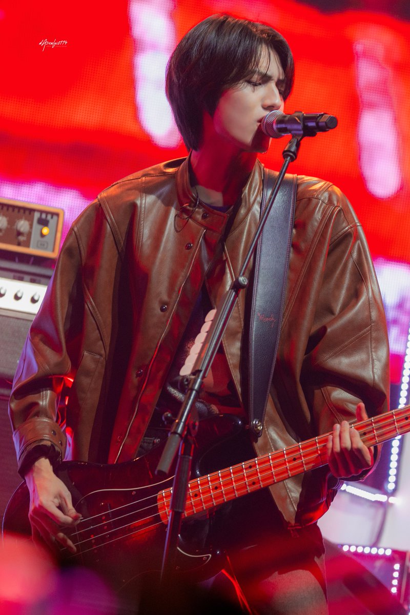 리듬즈🥁🎸

240419 <Closed beta: v6.0> 첫콘 HQ
#XdinaryHeroes #엑스디너리히어로즈 #엑디즈
#건일 #구건일 #주연 #Jooyeon #이주연