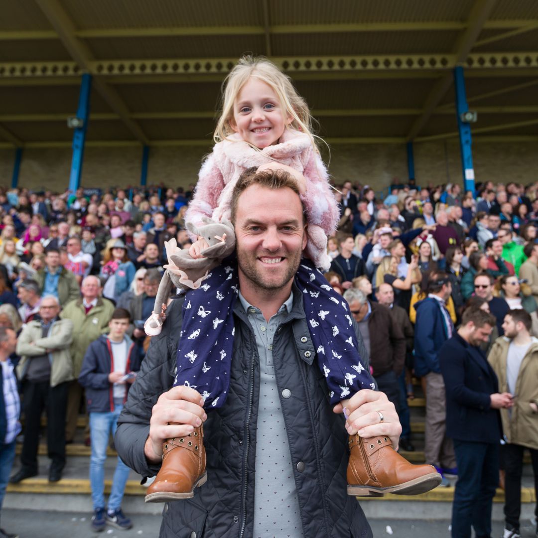 📅😀 Our Family Fun Day returns to Newton Abbot Racecourse on Sunday 21 July! Mark your calendars for a fantastic day out filled with thrilling races, delicious food and tons of entertainment! ✅ Face Painter ✅ Bouncy Castle ✅ Great Horseracing ✅ And MUCH more