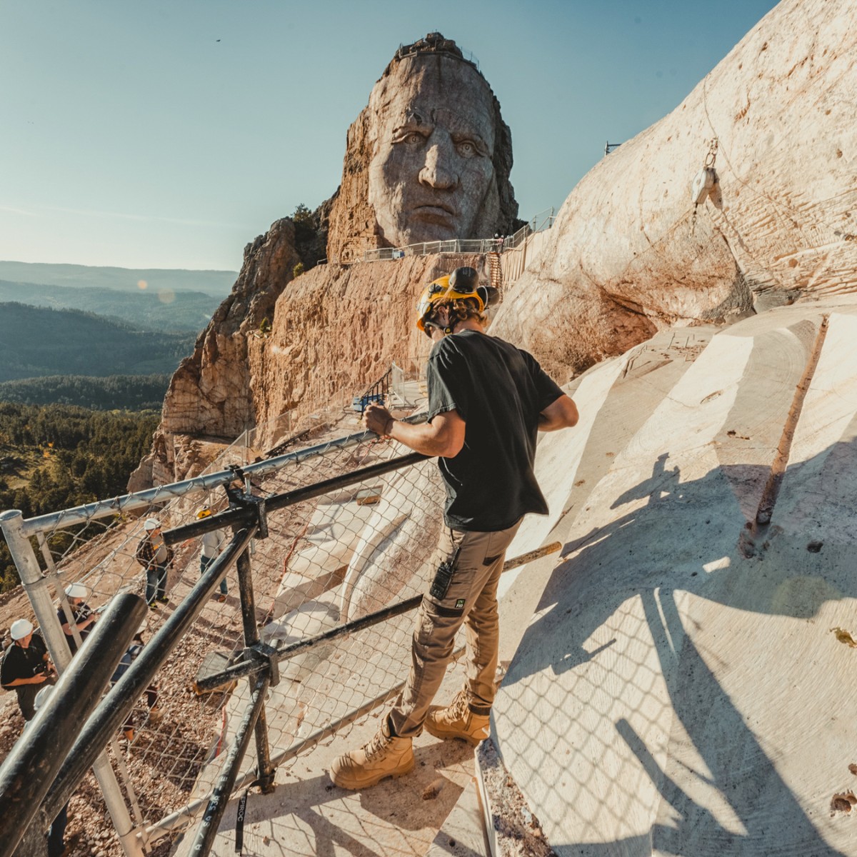 The bi-annual Crazy Horse Memorial Volksmarch is a 10K woodlands ramble to the world’s largest mountain carving in progress! Well worth the hike, visitors get an incredibly unique, up-close view of the mountain. Mark your cal for June 1 and Sept 29, learn more ➡️ @CrazyHorseMem