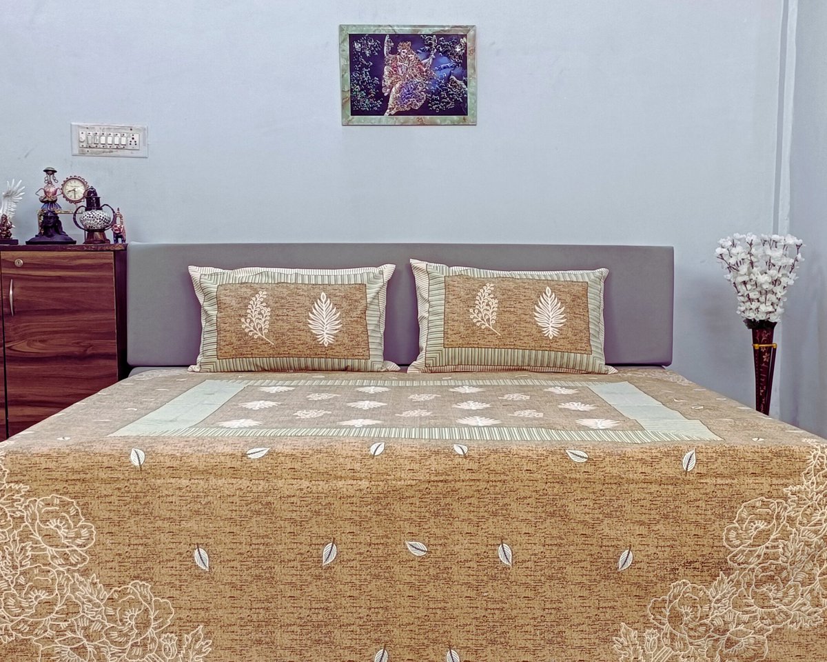 Leaf Printed 100% Cotton Bedsheet Set with 2 Pillow Covers

Size: 93x108 inch
Material - 100% Cotton
Care instruction - Hand Wash, Machine Wash
Color - Beige
Weight - 1 KG (Approx)

#eco #marikatextiles #bedsheet #leaf #pillowcovers #duvet #duvetcover #bedding #cotton