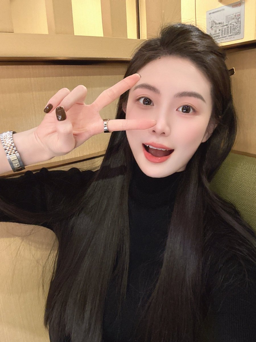 拍照只会剪刀手✌🏻晚安好梦 https://t.co/KZ7jxOxEIf