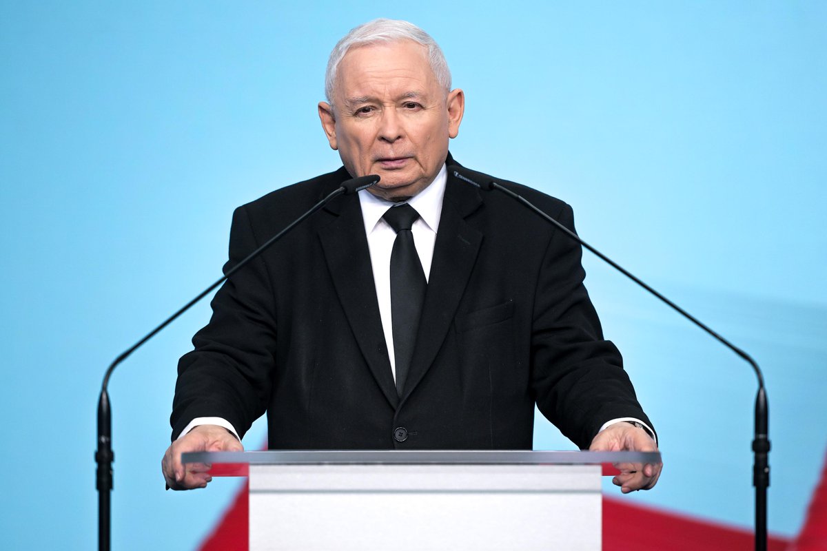 💬 Prezes PiS J. Kaczyński: Przez zmiany w traktatach unijnych Polska może stracić całkowicie kompetencje, a Niemcy mogą zachować je w całości. Czyli krótko mówiąc, mamy być państwem całkowicie niesuwerennym. Polska suwerenność ma stać się incydentem historycznym. My się na to…