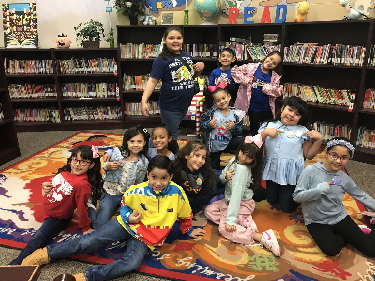 For National School Library Month today I highlight @scholarpride librarian Becky Jackson. Becky lights up the room with her warm smile and personality. She is a blessing to her Sanchez students and colleagues. Thank you Becky for all you do! @McAllenISD #McAllenISDLib