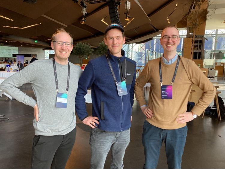 Jonas og jeg mødtes med DK's eneste LLM provider aka Mads Henrichsen til Applied AI Nordics, hvor vi også optog podcast 🏄 Episoden er ude onsdag i næste uge! #dktech #verbospodcast