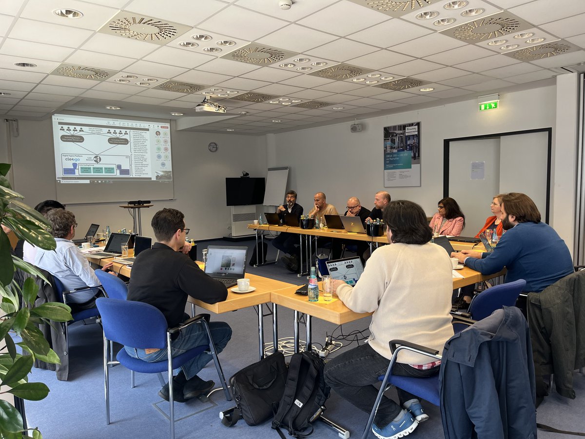 Partners of the PULSATE project are having another consortium meeting, this time in Dresden.

Thank you, @FraunhoferIWS, for hosting us.

@Photonics21 #photonics @photonicseu #lasers #lasertechnology #industry40 #additivemanufacturing