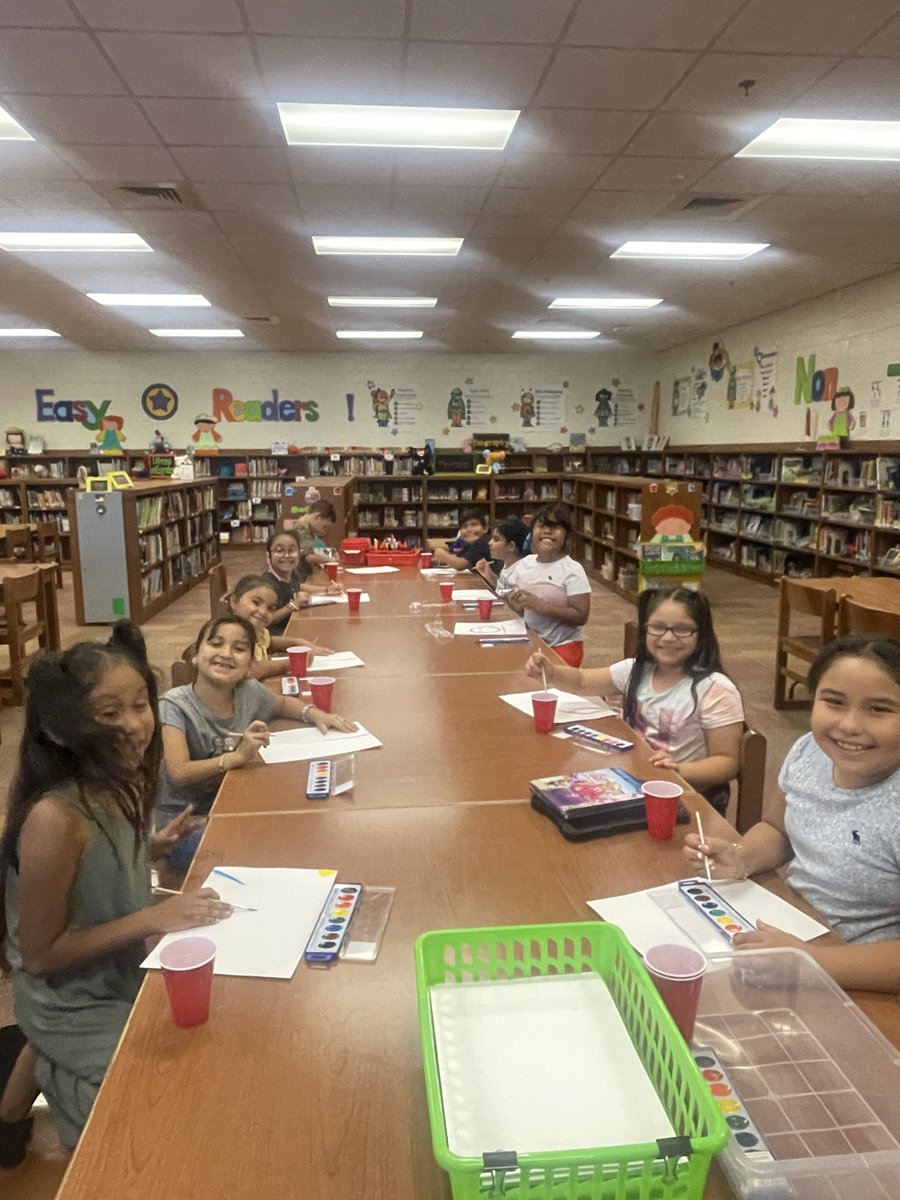 annvega's tweet photo. For National School Library Month today I highlight rest of our wonderful @McAllenISD librarians one being
@TZHawks librarian @TZHawkLibrary Mayra Ramirez. 
Mayra brings passion and experience to her students at Thigpen.  She loves her Hawk community and they love her!  Thank you Mayra for all you do! #McAllenISDLib