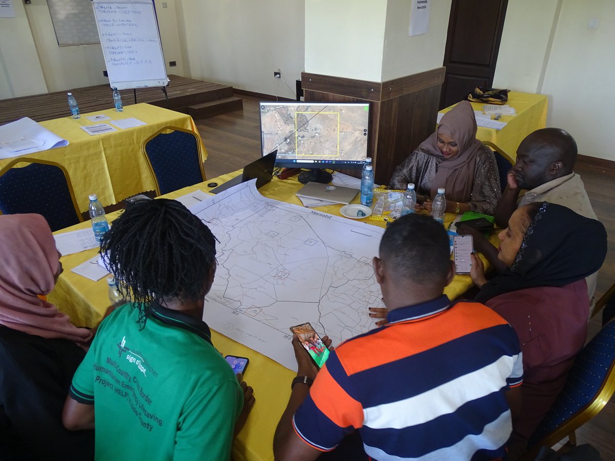openmapping_esa's tweet image. Great workshop in Isiolo with @CGIARclimate 

Mapped #ClimateSecurity hotspots with community members from the region through #ParticipatoryMapping.

What climate security challenges are you facing in your community?