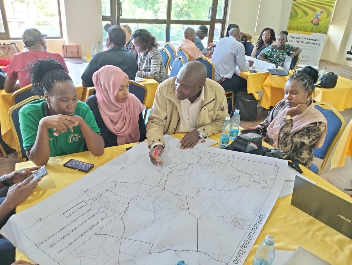 Great workshop in Isiolo with @CGIARclimate 

Mapped #ClimateSecurity hotspots with community members from the region through #ParticipatoryMapping.

What climate security challenges are you facing in your community?