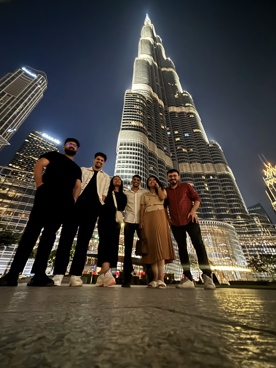 Proof of Dubaiiiii 🇦🇪✨💫

Team dinner at 📍Atmosphere, Burj Khalifa which itself was located in troposphere 🤌🏻

Bigggg thanksss to @CapxFi @CapxCollective and boss men @tyagicapx @adityarola 💚