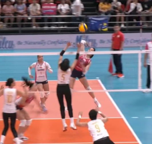 Jema's 15th point
WATCH:  rb.gy/591nit

#CMFT #Sisi #Rondina #PVL2024 #chocomucho #flyingtitans #CheryTiggo #Bellemariano #DonBelle #mars #alba #Maddie #tots #carlos #Deanna #wong #Eya #Laure #VanSickle #ccs #creamline #valdez #jema #galanza #PLDT #Savi