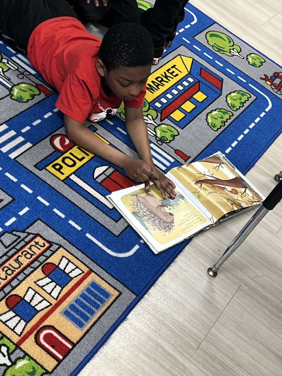 📖Buddy Reading! @MalcolmXDCPS @dcpublicschools @DCPSChancellor @MayorBowser @DcpsLibrary #Eagles #MXES #partnerships #readersareleaders #books #read #buddyreading #readingbuddies