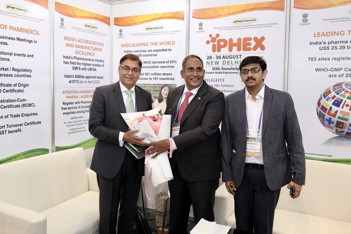 Inaugurated the #IndiaPavilion at the ongoing 'Korea Pack & ICPI Week 2024', comprising 60 🇮🇳 pharma & packaging cos. Interacted w/them, #Pharmexil, #IDMA, #IPPMI and assured facilitation for growth & expansion in Republic of Korea🇰🇷