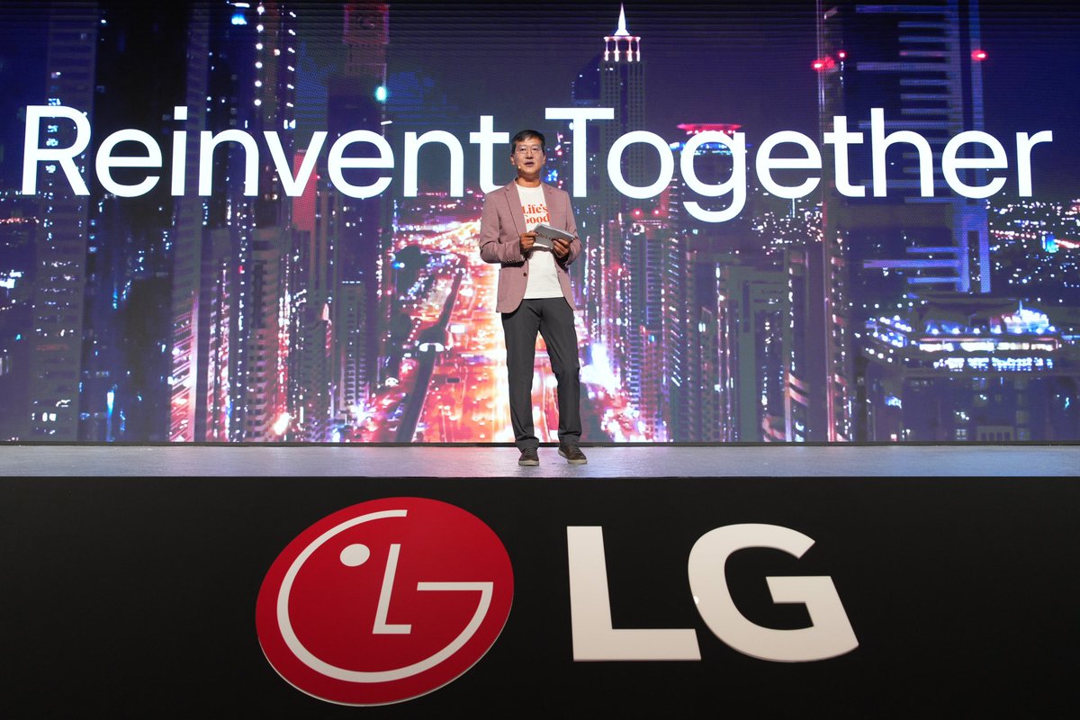 تكشف إل جي في مؤتمر #LGShowcase2024 لهذا اليوم في أبوظبي، الغطاء عن تقنيات رائدة لوسائل الإعلام السعودية،الشاشة OLED M الفريدة من نوعها، و هي أول شاشة لاسلكية OLED 4K 120 Hz في العالم، وهي شاشة ذكية متنقلة بحجم 27 بوصة StanbyME Go، وجهاز عرض LG CineBeam Q 4K الأنيق. #LGSaudi