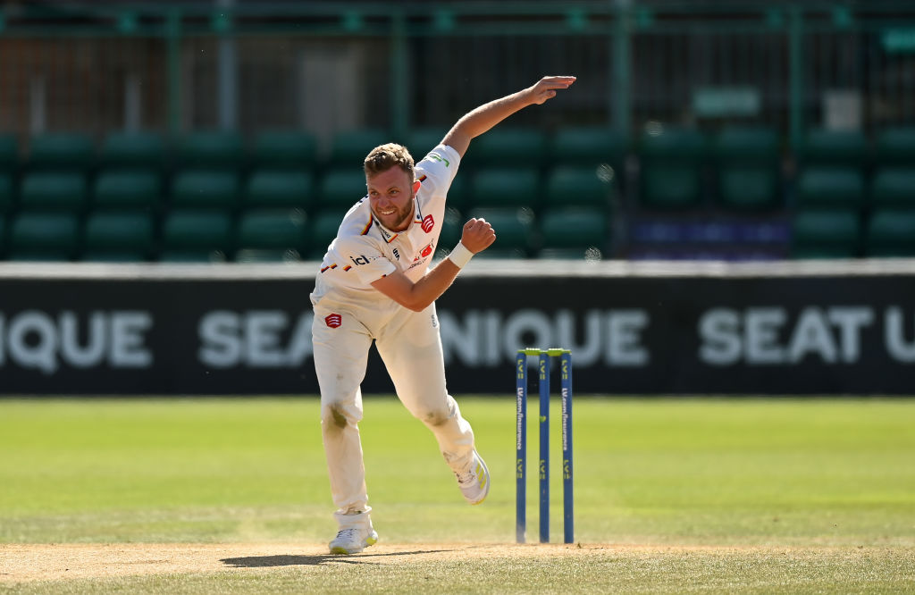 🚨 𝐍𝐄𝐖 𝐏𝐎𝐃𝐂𝐀𝐒𝐓 🚨 🎙️ @FulhamJon, @Harmy611, @GeorgeDobell1 & @NickFriend1 bring you: 🔘 @CountyChamp Round 3 review 🔘 Is England's Top 6 in Tests a closed shop? 🔘 8 counties awarded Tier 1 status ➕ More! 📱 Listen 👉 pod.fo/e/234d4c