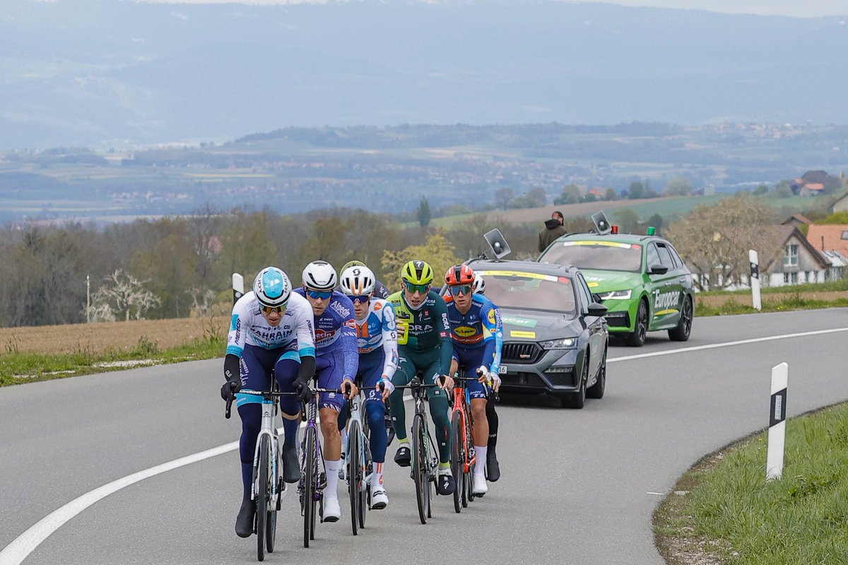 🇨🇭 #TDR2024 

👊 A strong breakaway, including TBV's @nikiasarndt, is out on stage 2 of @TourDeRomandie 

#RideAsOne #rideforGino 

📸 @SprintCycling