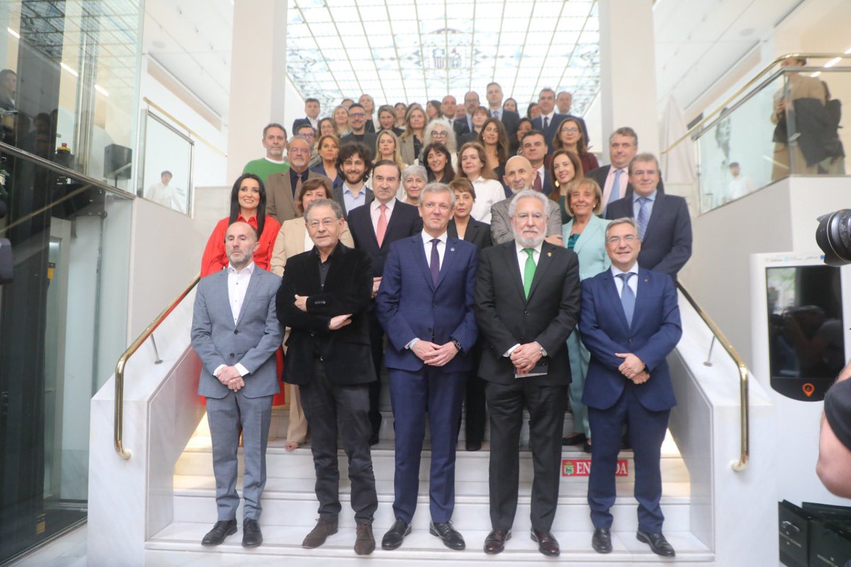 A moda galega viste a cidadáns de todo o mundo, e <a href="/Roberto_Verino/">Roberto Verino</a> é un dos seus mellores expoñentes. Pioneiro e innovador, leva 40 anos sendo un excelente embaixador da súa terra.

Grazas por apostar e seguir medrando desde aquí. E por ser un bo exemplo do #EstiloGalicia!