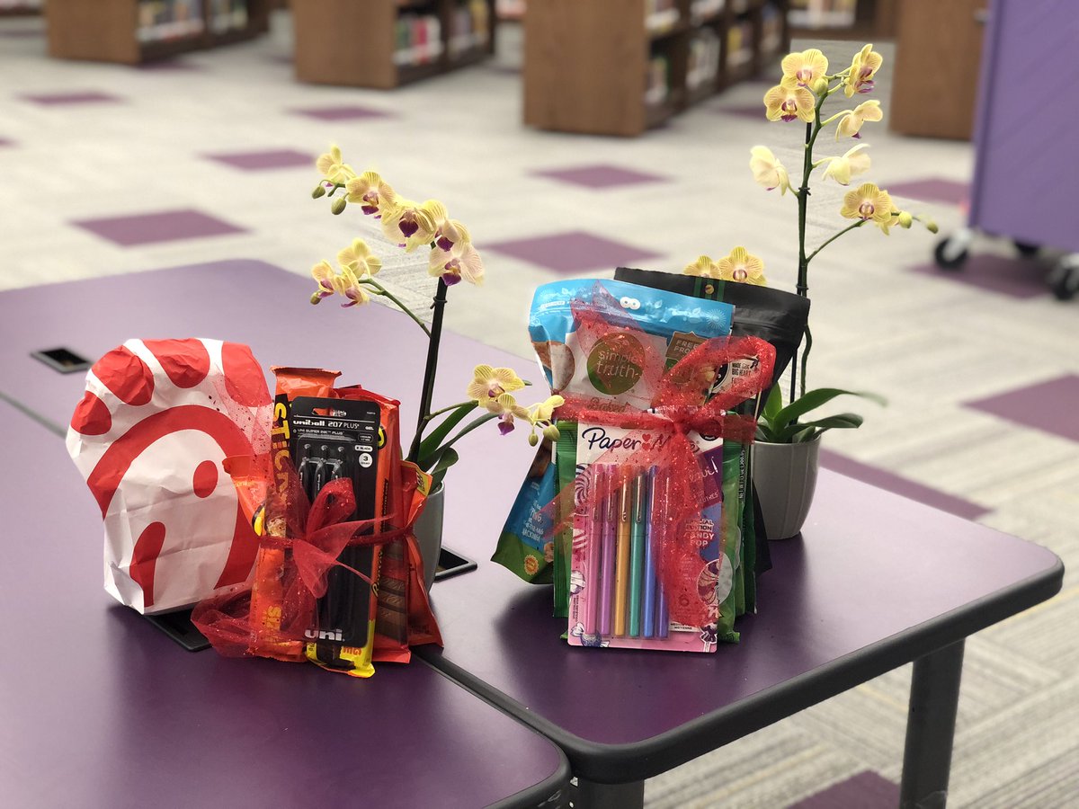 Thank you to our 5th graders @windsongelem for celebrating us during Librarian Appreciation Month! You are the reason we do what we do!
