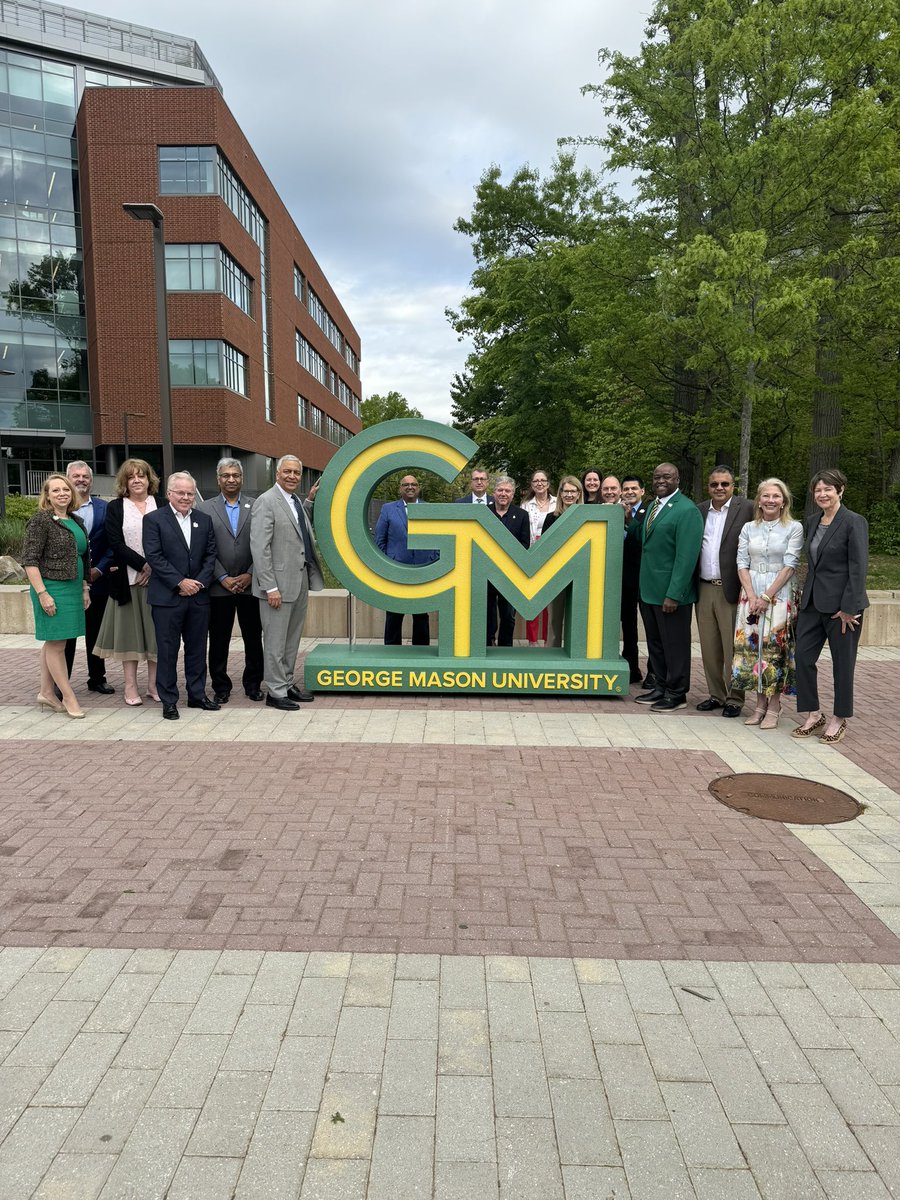 In the company of the @Costello_Biz’s Advisory Board at the new logo! #AllTogetherDifferent #MasonNation