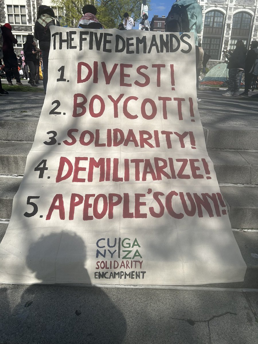 HAPPENING NOW! CUNY is joining the fray! Encampment just started at City College. So proud of these students and to stand here with them! Free Palestine ❤️🇵🇸🇵🇸 Share widely!!!