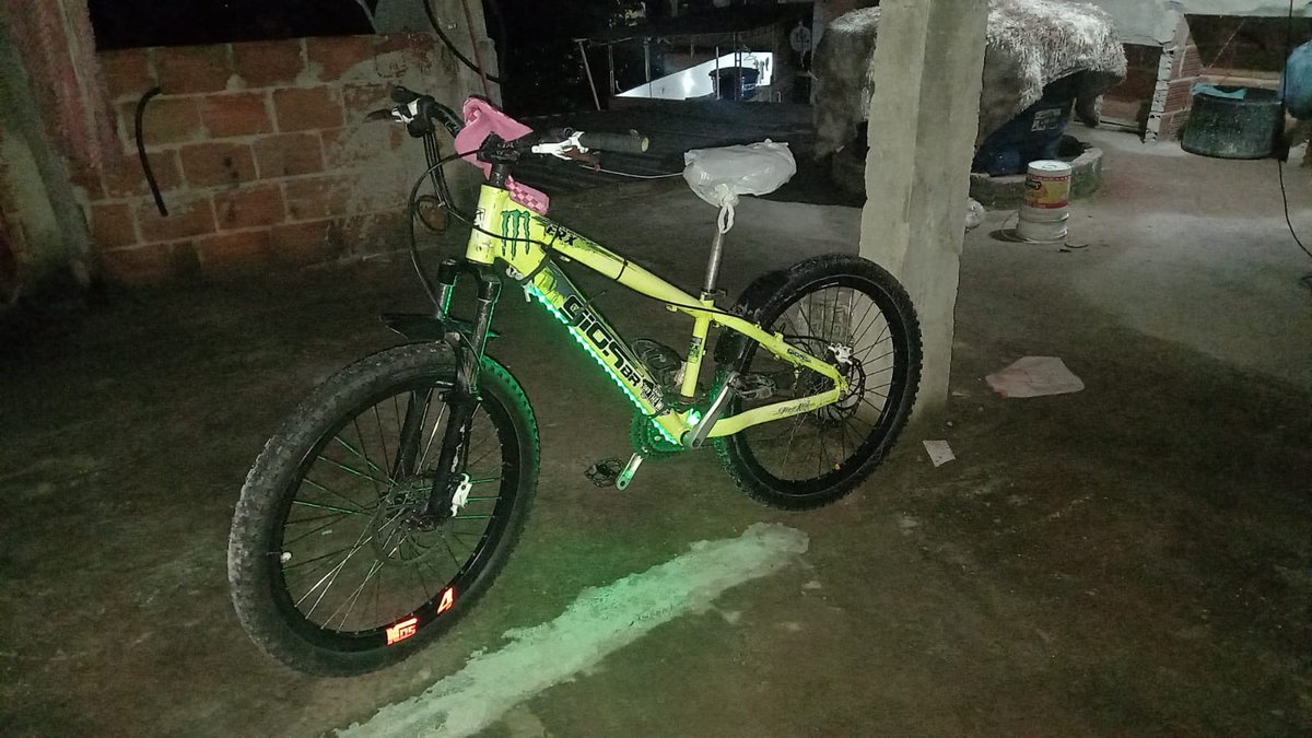 Bike roubada dentro da sa viana  
Dentro do morro ,estava guardada atrás da creche!