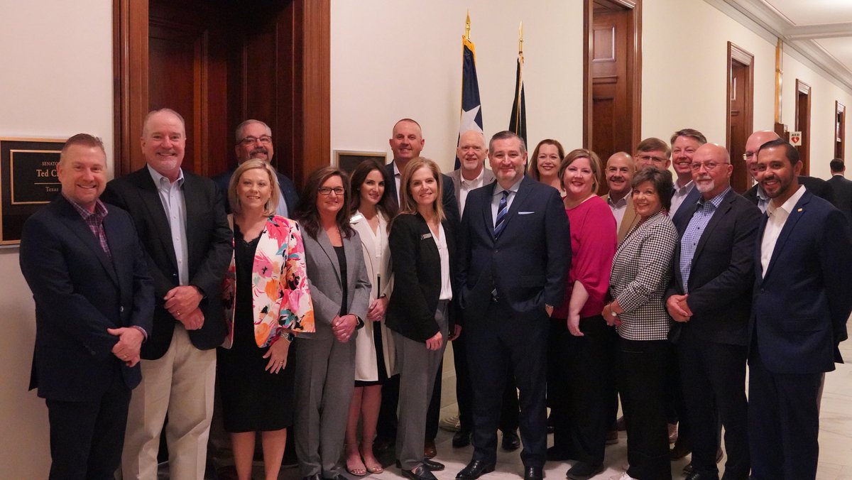 For nearly a century, the @AmarilloChamber has been a fundamental support to the economic growth and vitality of Amarillo. As the Ranking Member of the Senate Commerce Committee, I was proud to meet with the many local leaders from the Amarillo Chamber of Commerce who are…