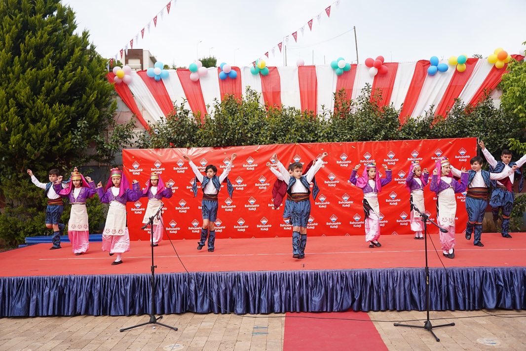 BkDenizli's tweet photo. 23 Nisan Ulusal Egemenlik ve Çocuk Bayramı’mız kutlu olsun! ♥️🇹🇷🎈 https://t.co/QbgOarw4KQ