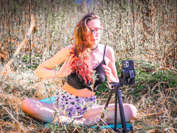 Would you like to do yoga with me? 🍒 https://t.co/KWsSDqpopg