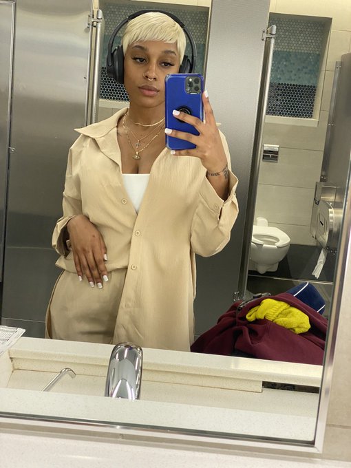 tappin into that auntie era 🧚🏾🧚🏾🧚🏾 https://t.co/EGKAXJjHVp