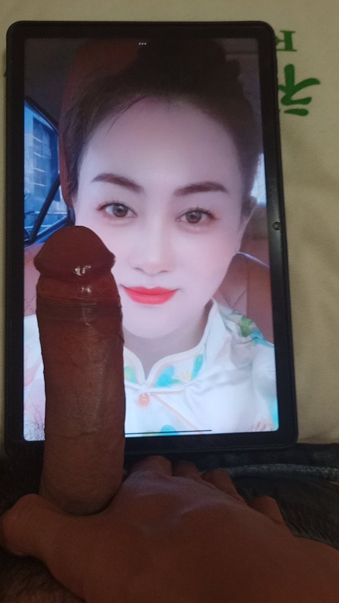 E5Vsub's tweet photo. 在线平板无偿接合照射屏意淫，本人照片优先。有婚纱汉服旗袍那就最好了.#女大学生 #射屏 #反差  #眼镜娘  #反差婊  #汉服  #旗袍   #婚纱  想看身边的朋友被射屏吗，想看闺蜜女友姐妹被合照吗！想看她们脸上被射满精液的淫荡样子吗，发图私我 https://t.co/X56vMlHa9K