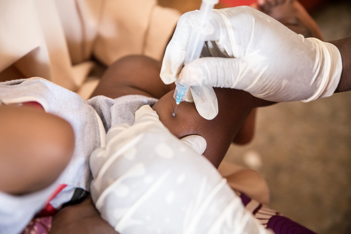 Are you a public health professional looking for better ways to procure #vaccines for your MoH? CHAI has developed a tool to diagnose bottlenecks & tackle procurement challenges head-on. Together, let's ensure vaccines reach those who need them most. 📚➡️ow.ly/N7U950RkUYn