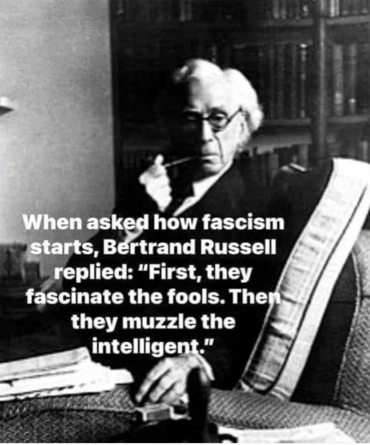 Quando gli chiesero come inizia il fascismo, Bertrand Russell rispose: 'Prima affascinano gli stupidi. Poi imbavagliano gli intelligenti.' #25aprile #FestadellaLiberazione #scritturebrevi