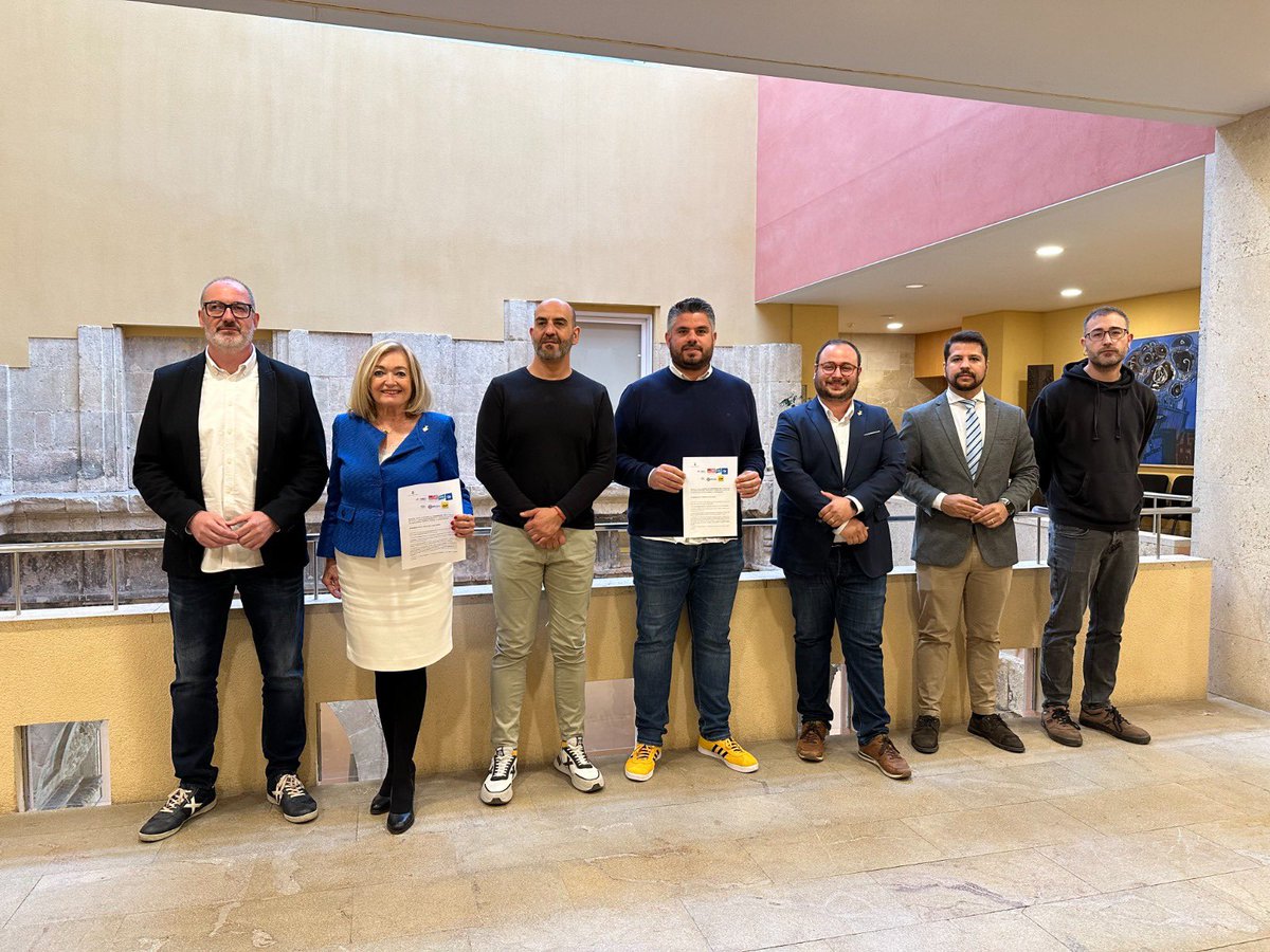 @laCanonja @EsquerraTDB @psc_latorre @juntsxcatdb @PopularesTDB @CUPTorre @Alternativatdb @educacio360 El #PleTorre aprova la moció de tots els grups municipals sol·licitant a @educaciocat de la @gencat una quarta escola d’infantil i primària a #Torredembarra 👉🏽 Es vol evitar la massificació i destensar el normal desenvolupament de l’activitat acadèmica d’aprenentatge.