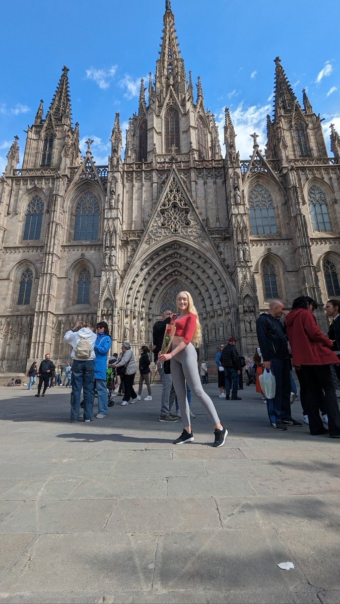 Sant Jordi 🌹 (Barcelona's Valentines Day)