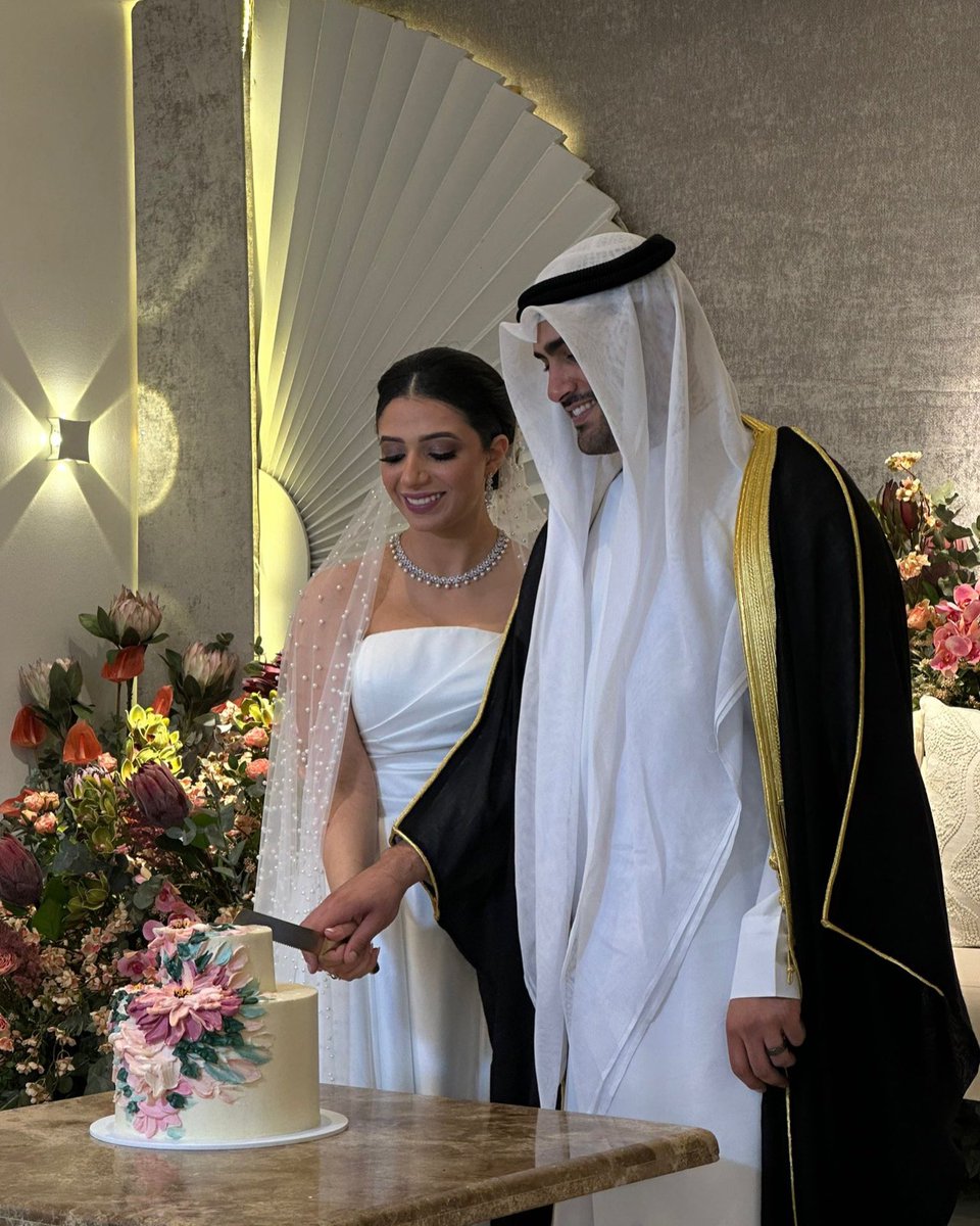 ru8aya_m's tweet photo. Pardon me for not posting lately,
Been a bit busy 😛

24.4.2024 👰🏻‍♀️🤵🏻‍♂️ https://t.co/Wt94QKVPfV